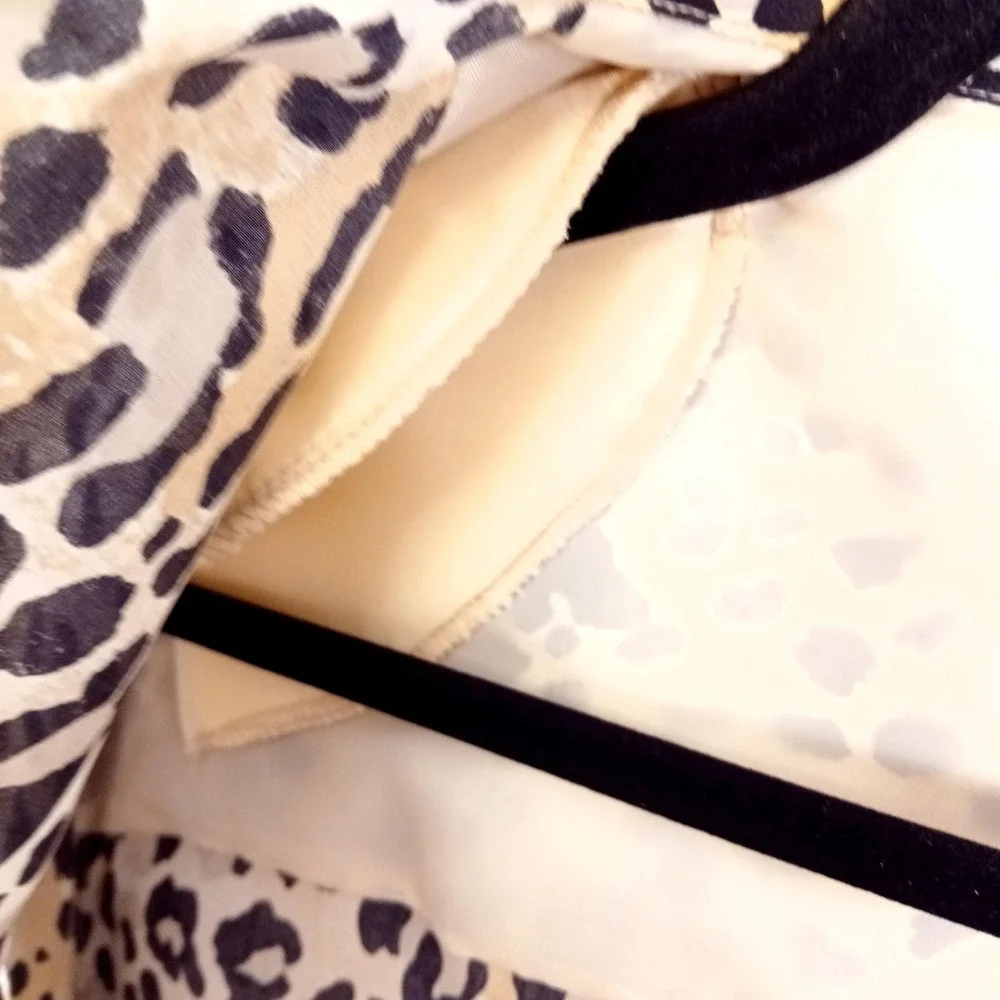 Suitsme‎ Shirt Womens Small Leopard Animal Print 100% Silk Button Front Blouse - Picture 2 of 9